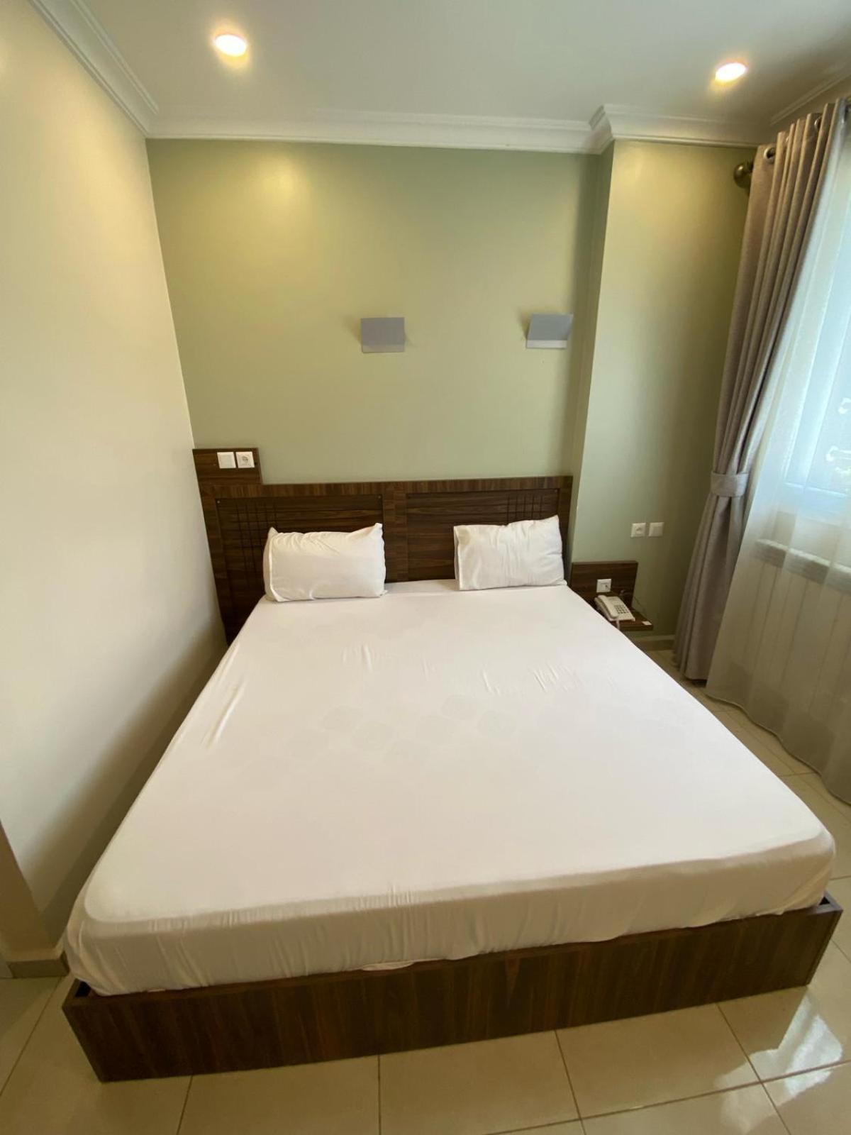 Hotel Borsa Saint-Arnaud Buitenkant foto
